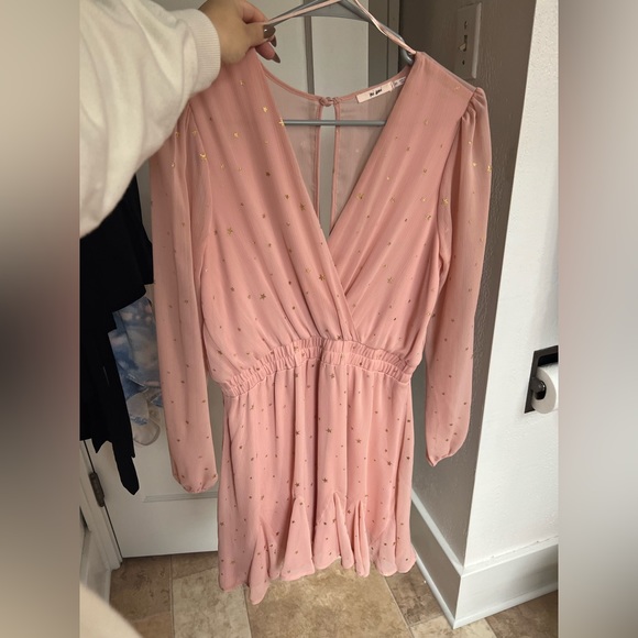 Francesca’s M Pink and Gold Star Flutter Dress - Picture 5 of 6